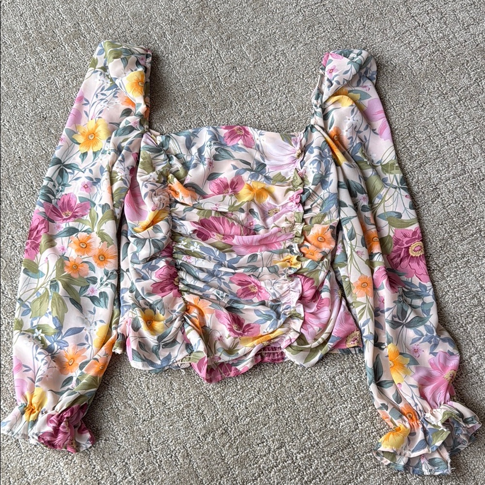 ASTR the Label Tonia Top, multi floral Puff Sleeve, sz L